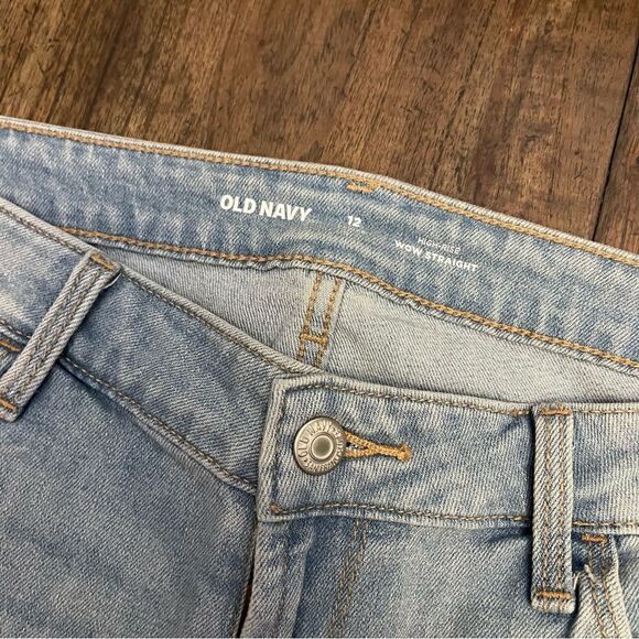 Old Navy High-Waisted Wow Straight Jeans - Picture 8 of 9